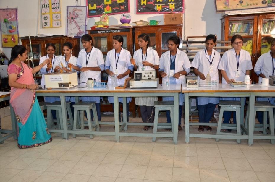 Government College (Autonomous) Rajahmundhry Laboratories photo 1